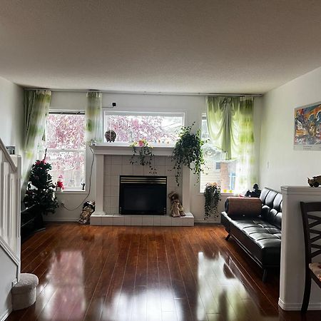 Hidden Valley New Basement Suite With Private Bathroom! YYC Exterior foto