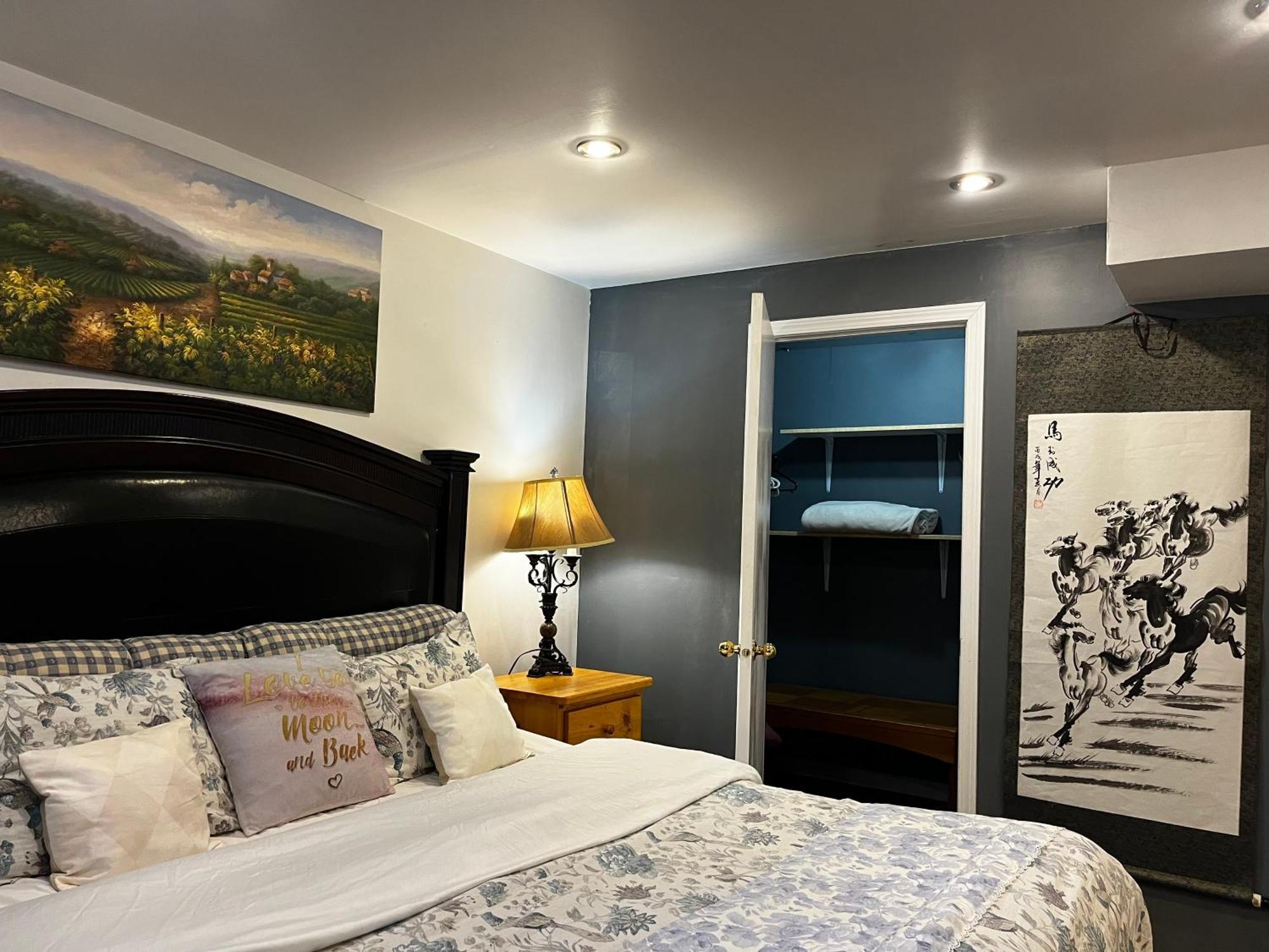 Hidden Valley New Basement Suite With Private Bathroom! YYC Exterior foto